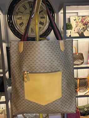 ✨Live Show Listing✨ Gucci